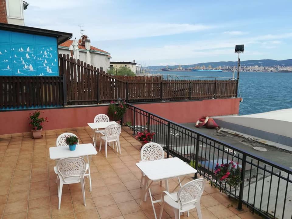 Hotel La Bussola Múggia Zewnętrze zdjęcie